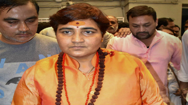 নাথুরাম গডসেকে নিয়ে সাধ্বী প্রজ্ঞা! লোকসভায় বিতর্কিত অংশ বাদ দিলেন স্পিকার নাথুরাম গডসেকে নিয়ে সাধ্বী প্রজ্ঞা! লোকসভায় বিতর্কিত অংশ বাদ দিলেন স্পিকার