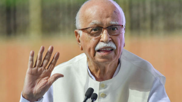  লালকৃষ্ণ আডবাণী( তৎকালীন বিজেপি সভাপতি)