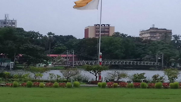 সকালে ভাঙা হয় তালা