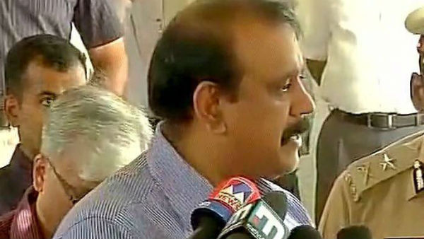 কেরলের কেন্দ্রীয় বিশ্ববিদ্যালয়ে সম্মেলনে বক্তৃতা সেনকুমারের কেরলের কেন্দ্রীয় বিশ্ববিদ্যালয়ে সম্মেলনে বক্তৃতা সেনকুমারের