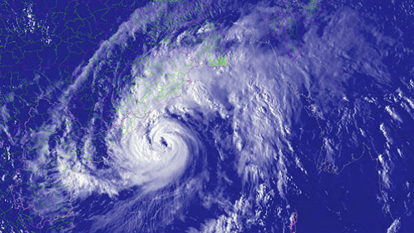 ডগলাসের পরেই আসছে গঞ্জাল ডগলাসের পরেই আসছে গঞ্জাল