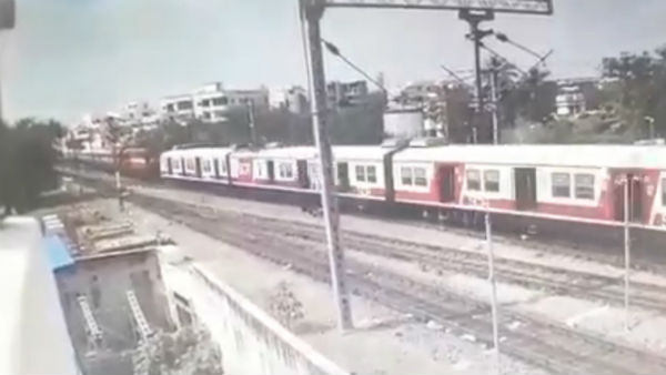 হায়দরাবাদে মুখোমুখি সংঘর্ষ দুই ট্রেনের, সাহসী চালকের জন্য বড় দুর্ঘটনা থেকে রেহাই; দেখুন ভিডিও হায়দরাবাদে মুখোমুখি সংঘর্ষ দুই ট্রেনের, সাহসী চালকের জন্য বড় দুর্ঘটনা থেকে রেহাই; দেখুন ভিডিও
