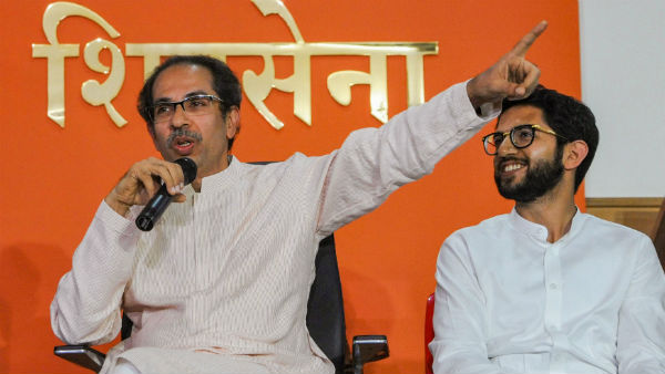 সংসদে বিরোধী আসনে শিবসেনা