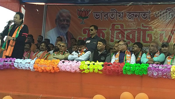 মমতা মেনেছেন নোটবাতিল