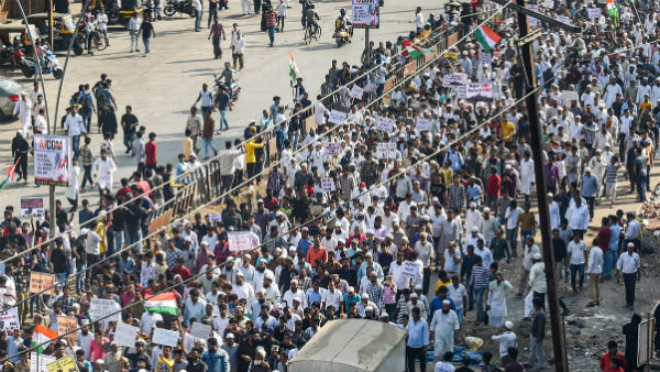 উত্তাল কলকাতাও