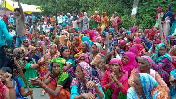 প্রশাসনিক ‘নিষ্ক্রিয়তার’ অভিযোগ তুলে ইসলাম ধর্ম গ্রহণের পথে ৩০০০ দলিত প্রশাসনিক ‘নিষ্ক্রিয়তার’ অভিযোগ তুলে ইসলাম ধর্ম গ্রহণের পথে ৩০০০ দলিত