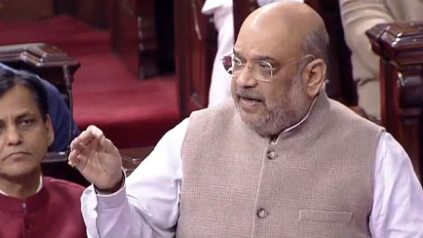 অমিত শাহের পাশে