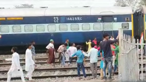 ট্রেনে হামলার অভিযোগ