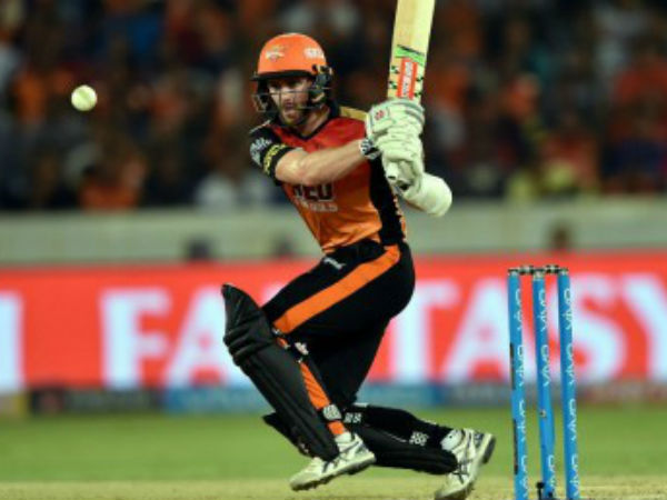 তিনে ক্যাপ্টেন কেন