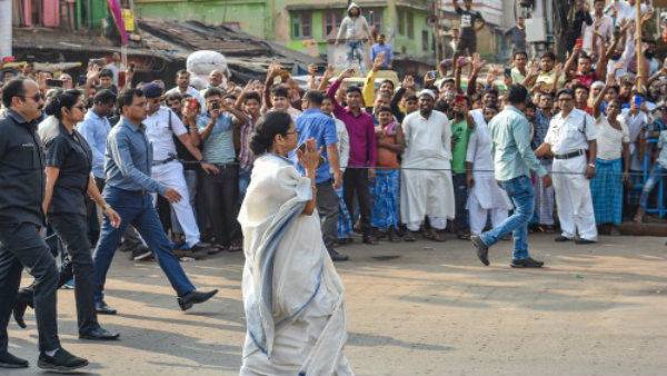 নাগরিকত্ব আইনের বিরুদ্ধে প্রতিবাদে আজ পথে মমতা, মিছিল শুরু বেলা ১২ টায় নাগরিকত্ব আইনের বিরুদ্ধে প্রতিবাদে আজ পথে মমতা, মিছিল শুরু বেলা ১২ টায়