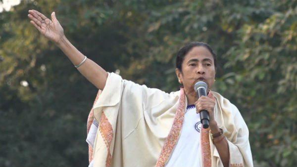 গণভোটের দাবি মমতার
