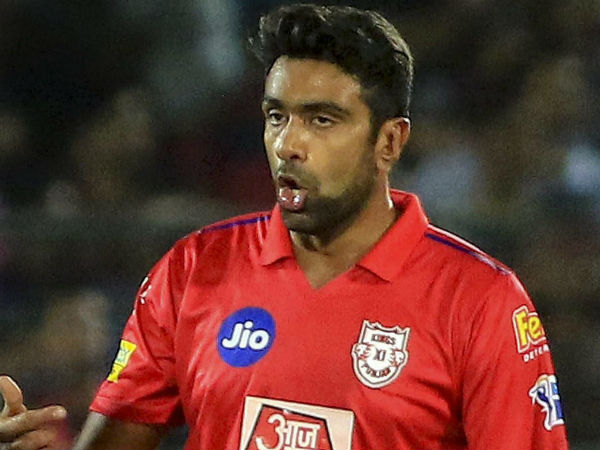 বিতর্ক তুঙ্গে বিতর্ক তুঙ্গে