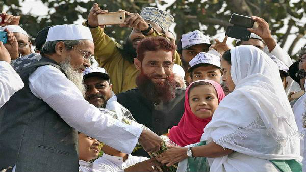 শান্তিপূর্ণ ভাবেই সিএএ এবং এনআরসির বিরোধিতা শান্তিপূর্ণ ভাবেই সিএএ এবং এনআরসির বিরোধিতা