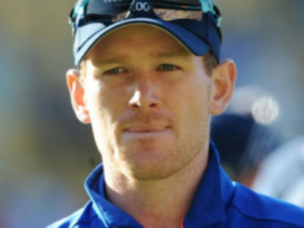 পিছনে ইংল্যান্ড