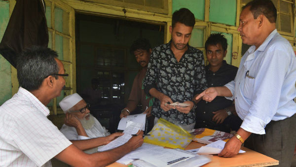 'আমরা তো আদতে সীমান্তের এইদিকের' 'আমরা তো আদতে সীমান্তের এইদিকের'