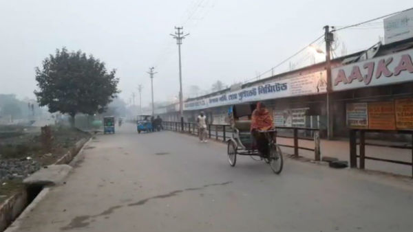 হঠাৎই বদলে গিয়েছে আবহাওয়া