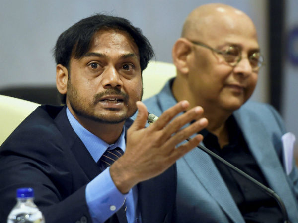 ক্রিকেটার খুঁজতে ঘুরে বেড়িয়েছেন