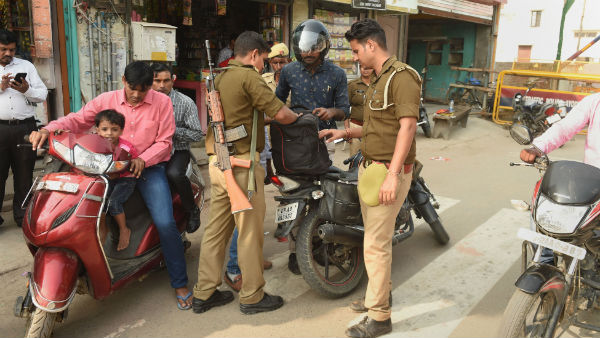সোশ্যাল মিডিয়ার উপর নজরদারি সোশ্যাল মিডিয়ার উপর নজরদারি
