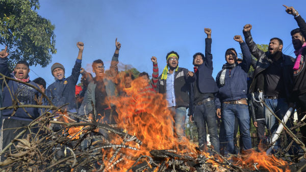 মুখ্যমন্ত্রীর বাড়িতেও হয়েছএ হামলা