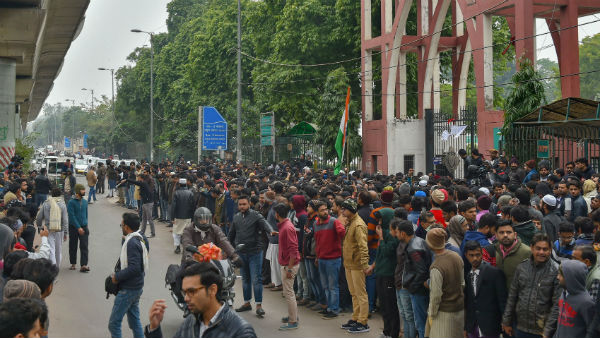 জামিয়ায় বিক্ষোভ জামিয়ায় বিক্ষোভ