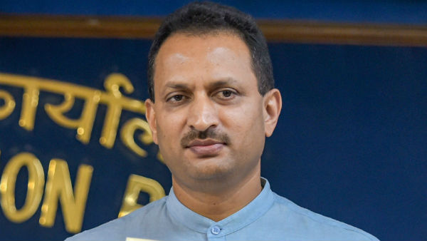 সোশ্যাল মিডিয়ায় ভিডিও ভাইরাল সোশ্যাল মিডিয়ায় ভিডিও ভাইরাল