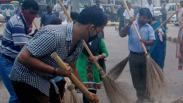 গ্রামীণ স্বাস্থ্যকেন্দ্রে নেই শৌচাগার