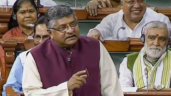 বিরোধীদের তোপ