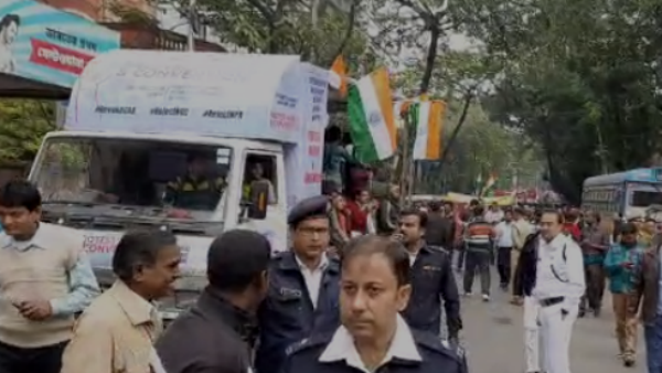 সিএএ-এনআরসির লক্ষ্য ধর্মীয় মেরুকরনই, গর্জে উঠল ছাত্রসমাজ