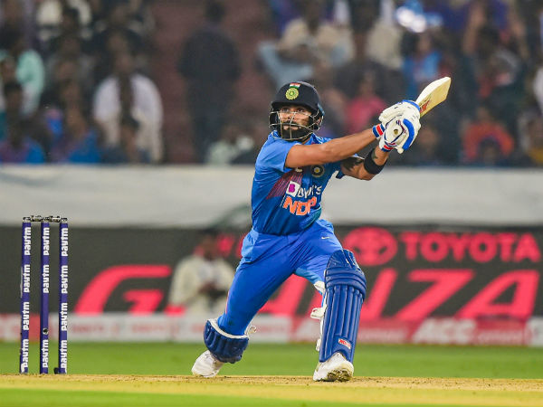 কিং বিরাটের দাপট