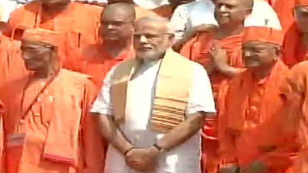 আদর্শগতভাবে রামকৃষ্ণ মঠ ও মিশন অ-রাজনৈতিক আদর্শগতভাবে রামকৃষ্ণ মঠ ও মিশন অ-রাজনৈতিক