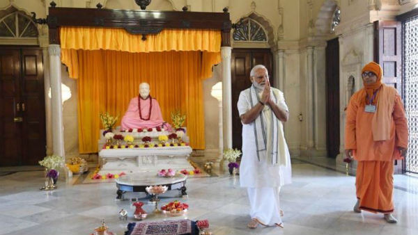 বক্তৃতা দেওয়ার আগে সকালে ধ্যানে বসেন প্রধানমন্ত্রী