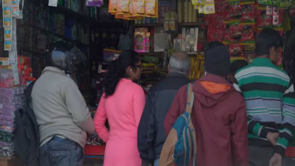 খোলা বাজারে অবাধে অ্যাসিড বিক্রি খোলা বাজারে অবাধে অ্যাসিড বিক্রি