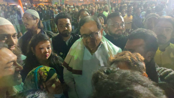 থাকবেন সোমেন মিত্র, গৌরব গগৈ