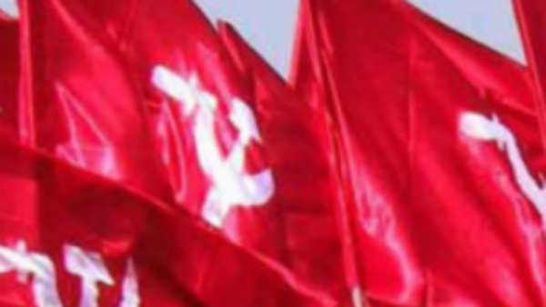সৌজন্যে মুগ্ধ সিপিএম নেতা সৌজন্যে মুগ্ধ সিপিএম নেতা