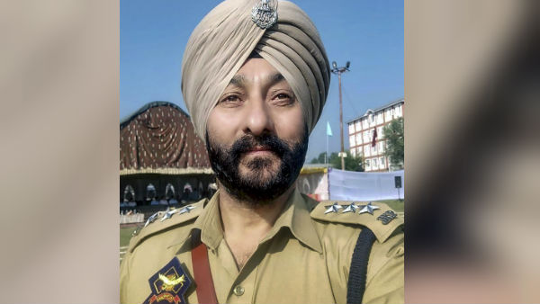 জঙ্গি যোগে গ্রেফতার ডিএসপি