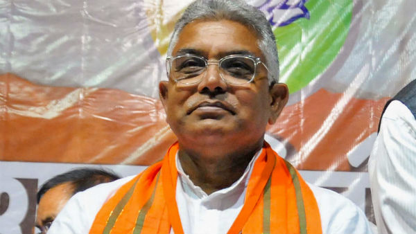 বাম আমলের মন্ত্রীর বাড়িতে দিলীপ বাম আমলের মন্ত্রীর বাড়িতে দিলীপ