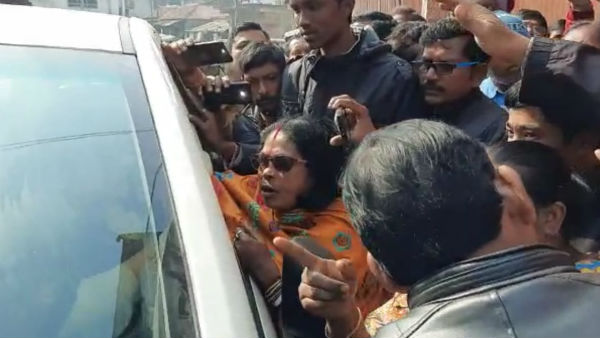 এলাকায় পৌঁছতেই বিক্ষোভ