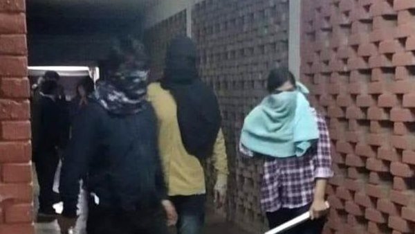 জেএনইউ-তে কী হয় ৫ জানুয়ারি?