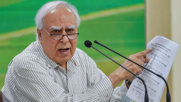 কপিল সিব্বলও একই মত পোষণ করেন