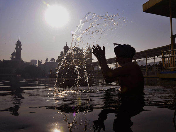  রামের ঘুড়ি ওড়ানো