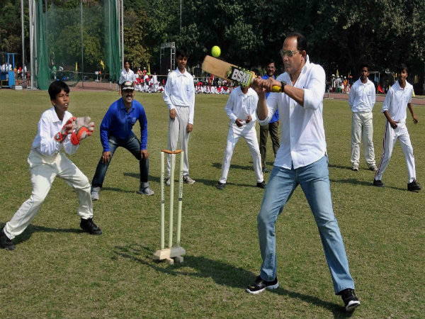 ভারতের প্রাক্তন অধিনায়কের বিরুদ্ধে এফআইআর দায়ের ভারতের প্রাক্তন অধিনায়কের বিরুদ্ধে এফআইআর দায়ের