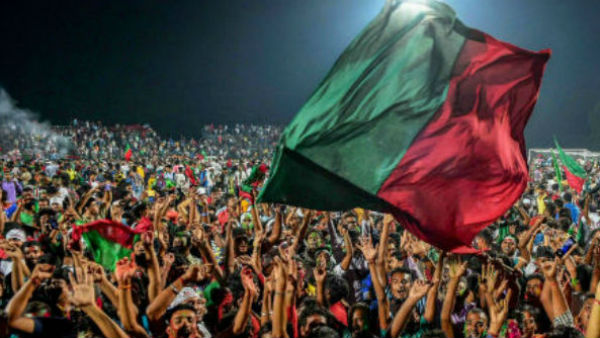 'রক্ত দিয়ে কেনা মাটি, কাগজ দিয়ে নয়' 'রক্ত দিয়ে কেনা মাটি, কাগজ দিয়ে নয়'