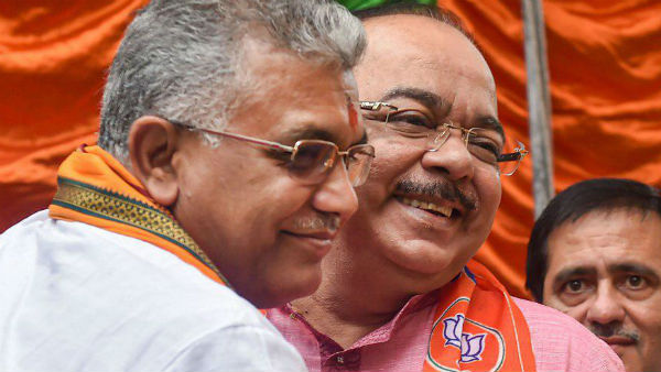 শোভনকে সামনের সারিতে আনতে তৎপরতা