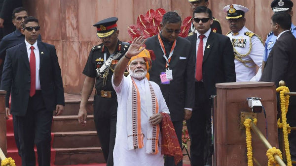 কেন মোদীর জনপ্রিয়তায় টান কেন মোদীর জনপ্রিয়তায় টান