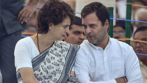 সন্ত রবিদাসের মন্দিরে প্রিয়ঙ্কা সন্ত রবিদাসের মন্দিরে প্রিয়ঙ্কা