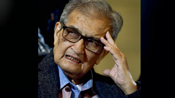  শান্তিনিকেতন ছাড়লেন অমর্ত্য সেন।