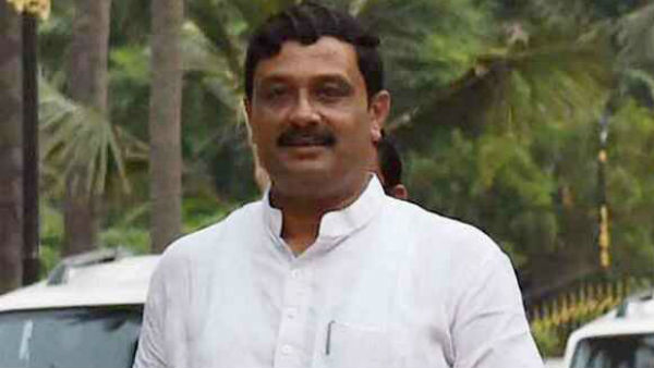 যাদবপুর নিয়ে মমতাকে আক্রমণ