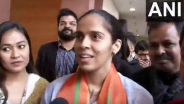 কাহানি মে টুইস্ট! সকালে করোনা পজিটিভ-সন্ধ্যেতে করোনা নেগেটিভ! সাইনাকে নিয়ে খুশির খবর কাহানি মে টুইস্ট! সকালে করোনা পজিটিভ-সন্ধ্যেতে করোনা নেগেটিভ! সাইনাকে নিয়ে খুশির খবর