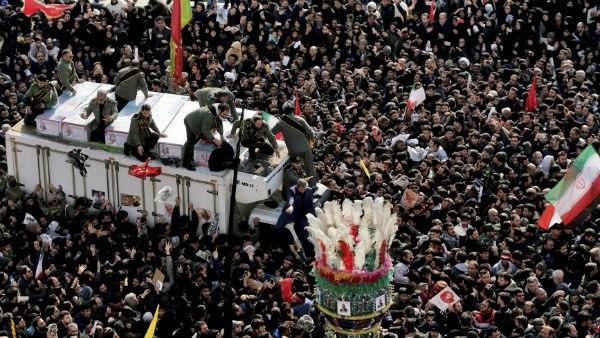 ইরানে সুলেমানির শেষ যাত্রায় পদপিষ্ট হয়ে মৃত্যু অন্তত ৩৫ জনের ইরানে সুলেমানির শেষ যাত্রায় পদপিষ্ট হয়ে মৃত্যু অন্তত ৩৫ জনের