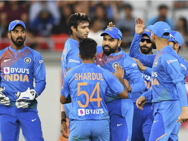 ধোনিকে পিছনে ফেলে অনেকটাই এগিয়ে গিয়েছে ভারত 